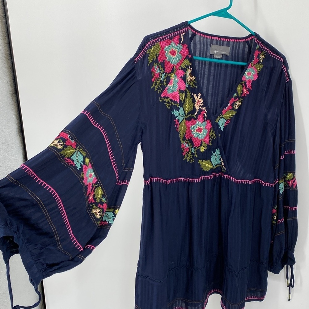 Anthropologie Embroidered Surplice Tunic Blouse Size Medium Boho Festival - Picture 6 of 16